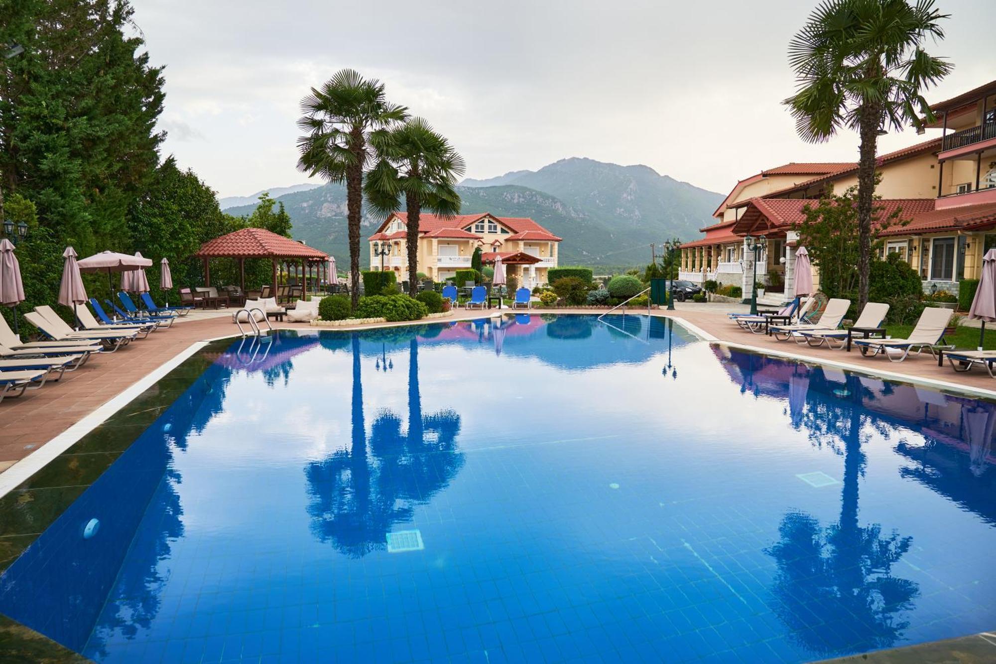 Famissi Suites 1 Kalambaka Esterno foto