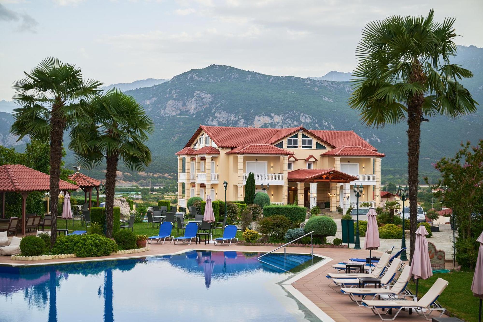 Famissi Suites 1 Kalambaka Esterno foto