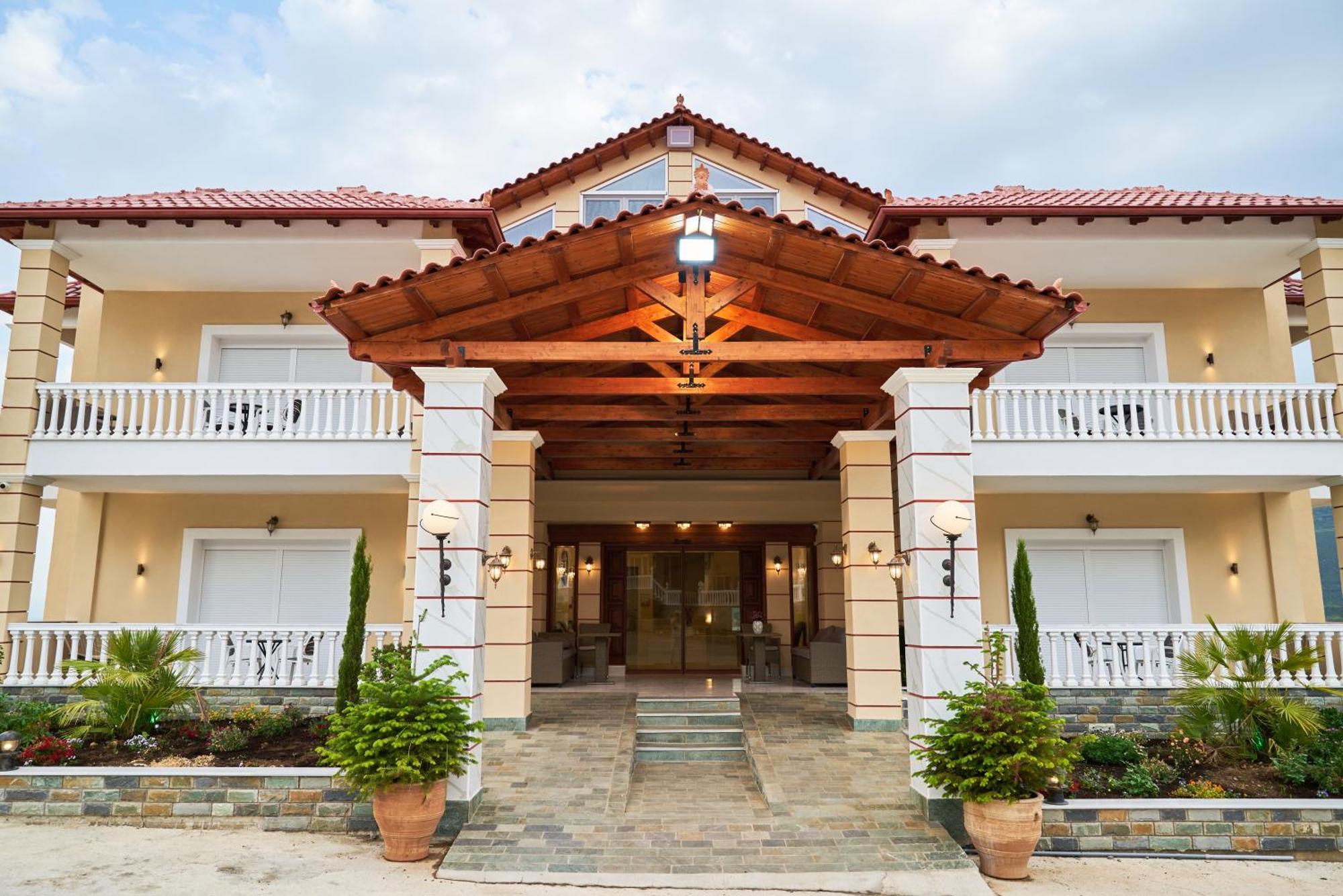 Famissi Suites 1 Kalambaka Esterno foto