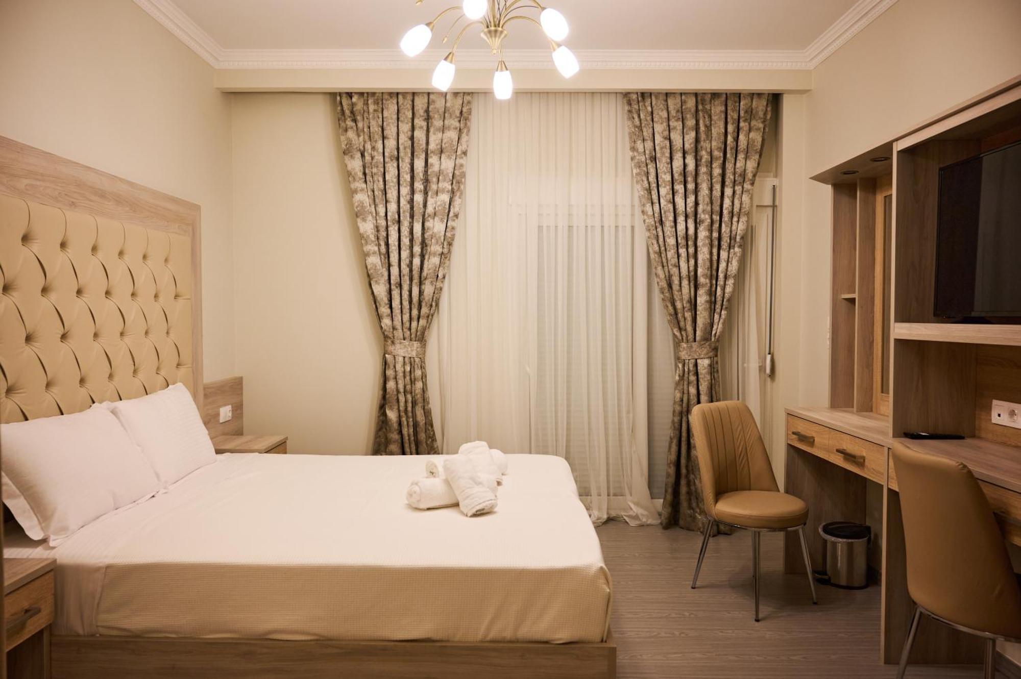 Famissi Suites 1 Kalambaka Esterno foto