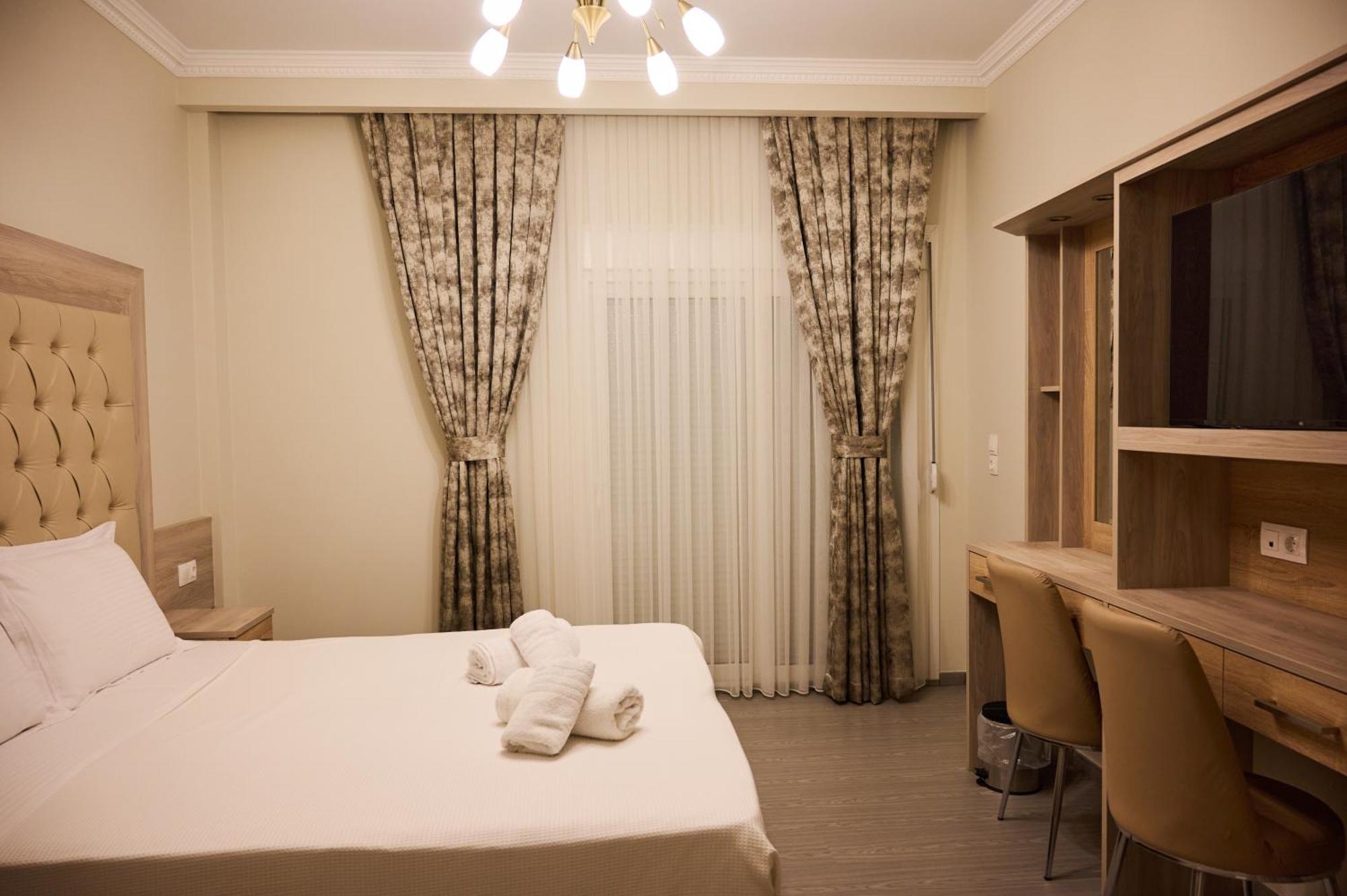 Famissi Suites 1 Kalambaka Esterno foto