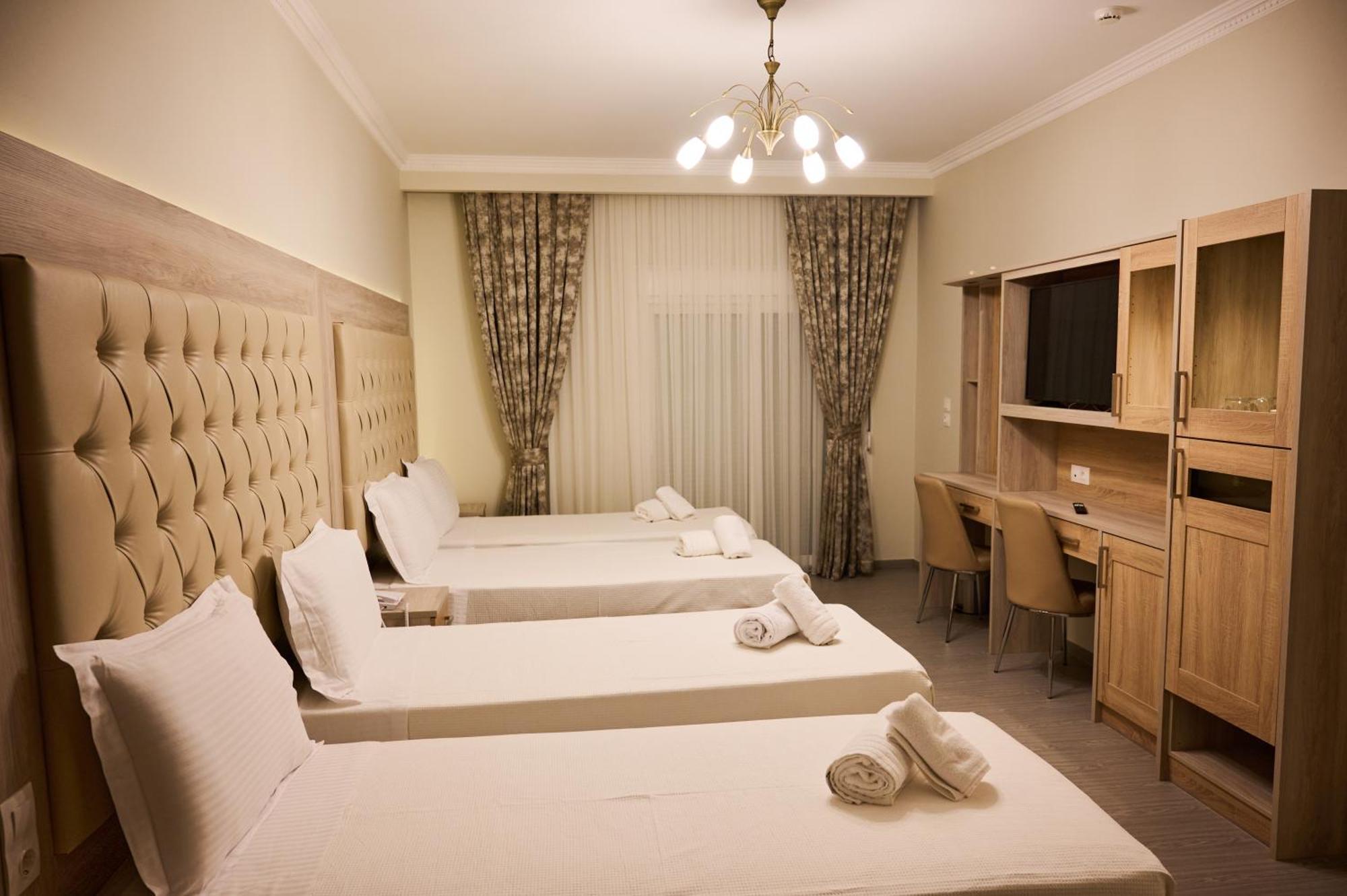 Famissi Suites 1 Kalambaka Esterno foto